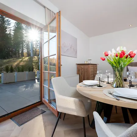 Lola 5 * 스클라르스카포렘바